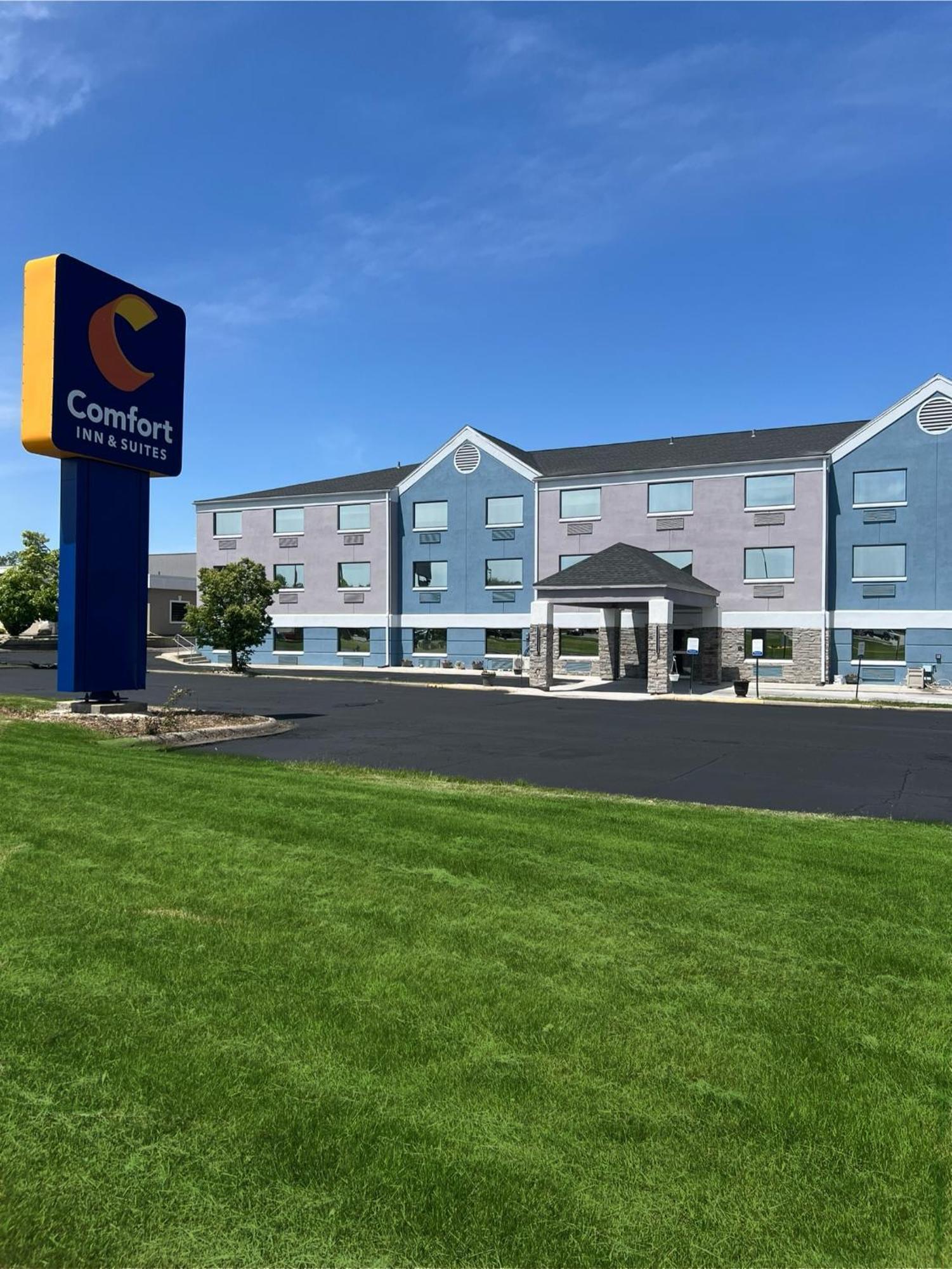Comfort Inn & Suites Mason City Exterior photo