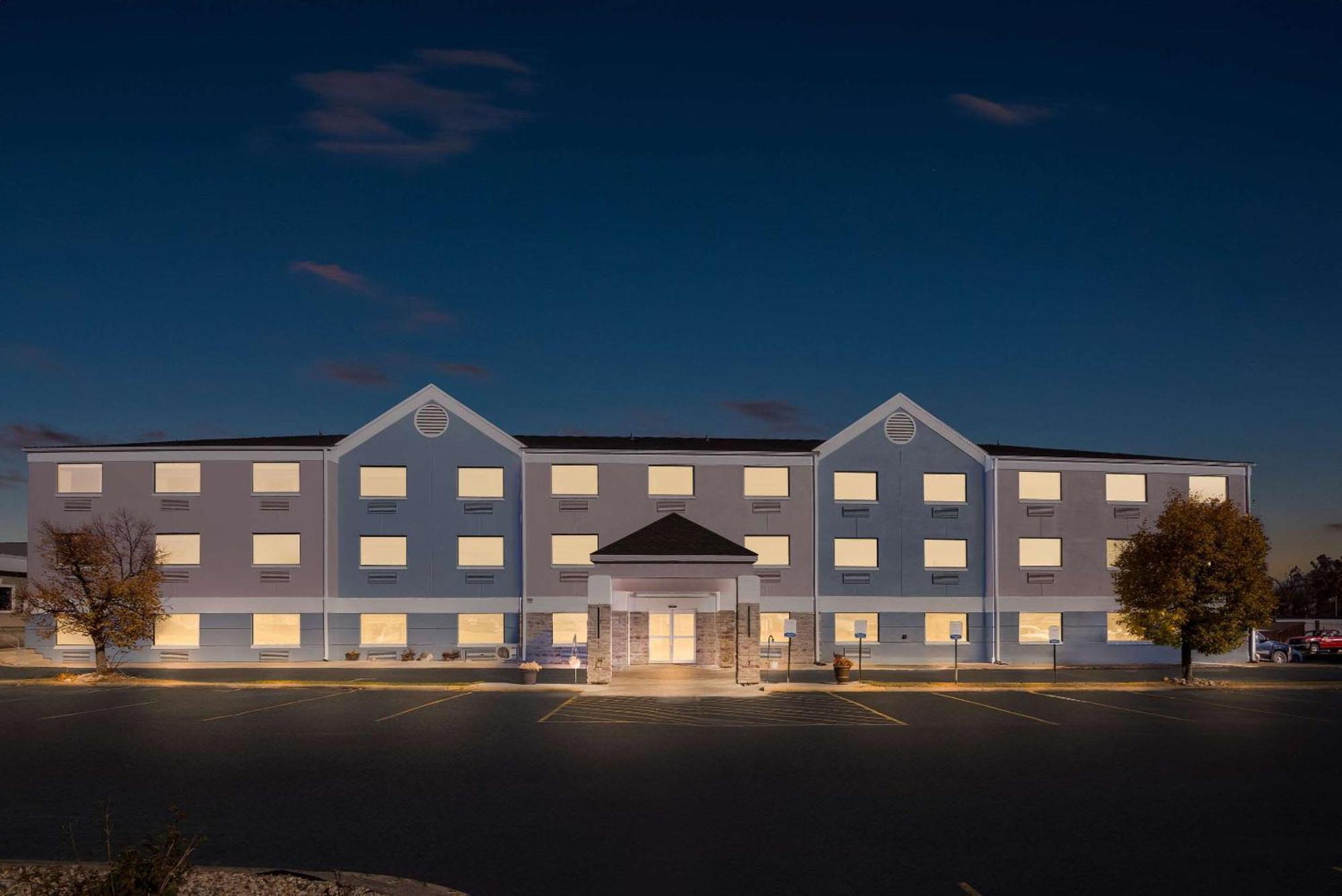 Comfort Inn & Suites Mason City Exterior photo